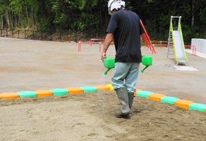 キッズクリーンを散布する様子